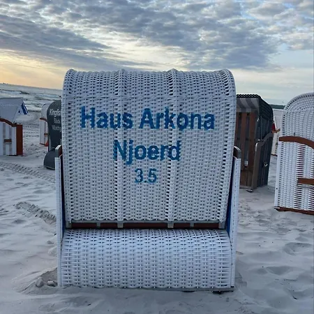 Prora - Moderne Mit Balkon, Strandkorb Am Und Gemeinschaftssauna - Njoerd * Binz